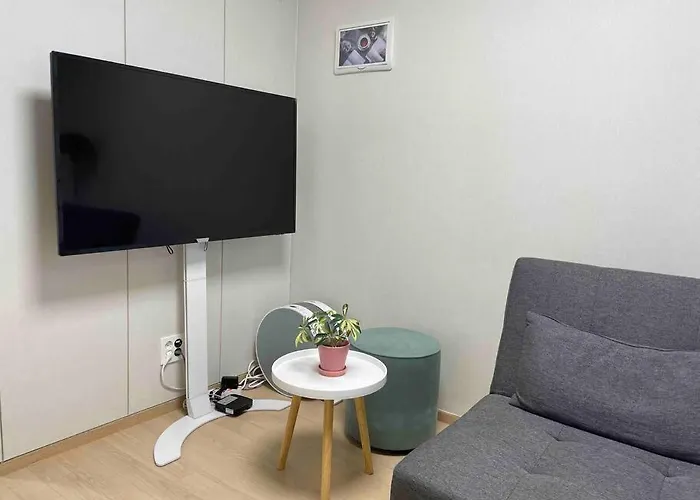The Share Myeongdong High-rise Floor & Free Gym #subway Station 3min #myeongdong 10min * Seoel