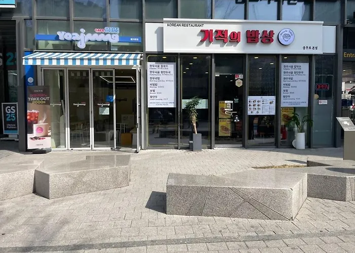 The Share Myeongdong High-rise Floor & Free Gym #subway Station 3min #myeongdong 10min Appartement Seoel